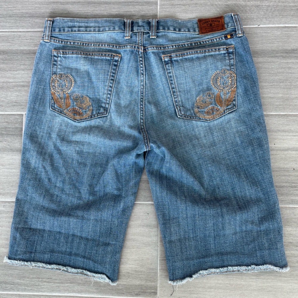 LUCKY BRAND Abbey Bermuda Jean Shorts Size 14/32 Cut-Offs Embroidered Pockets